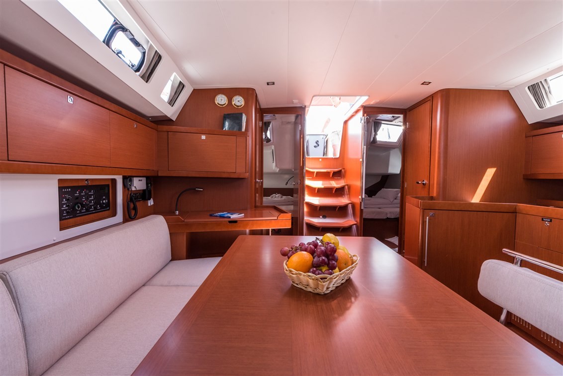 Oceanis 45, Mobula One | Yacht Charter Croatia