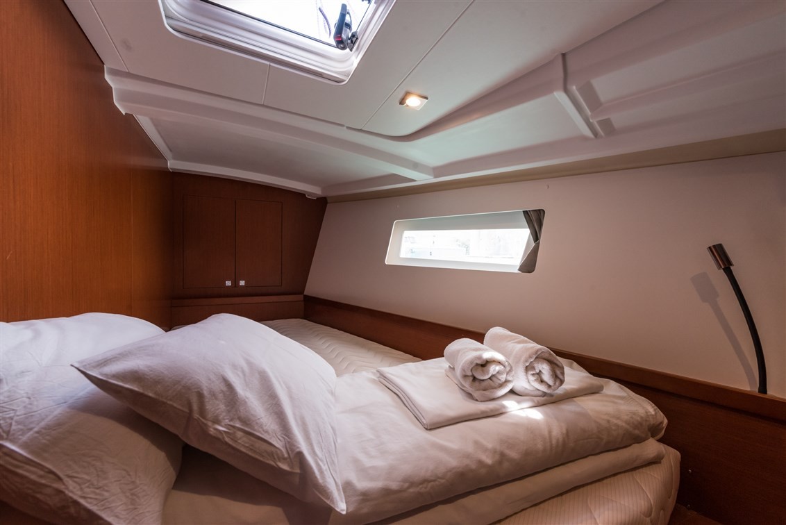 Oceanis 45, Mobula One | Yacht Charter Croatia