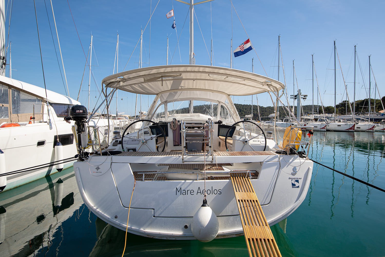 Oceanis 45, Mare Aeolos | Yacht Charter Croatia
