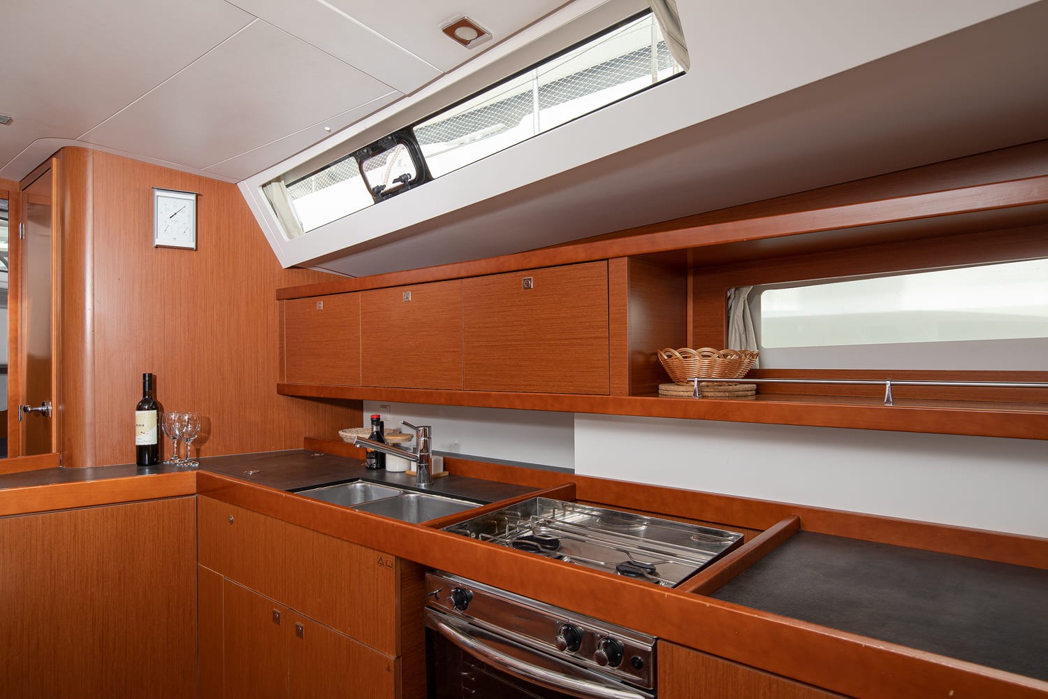 Oceanis 45, Mare Aeolos | Yacht Charter Croatia
