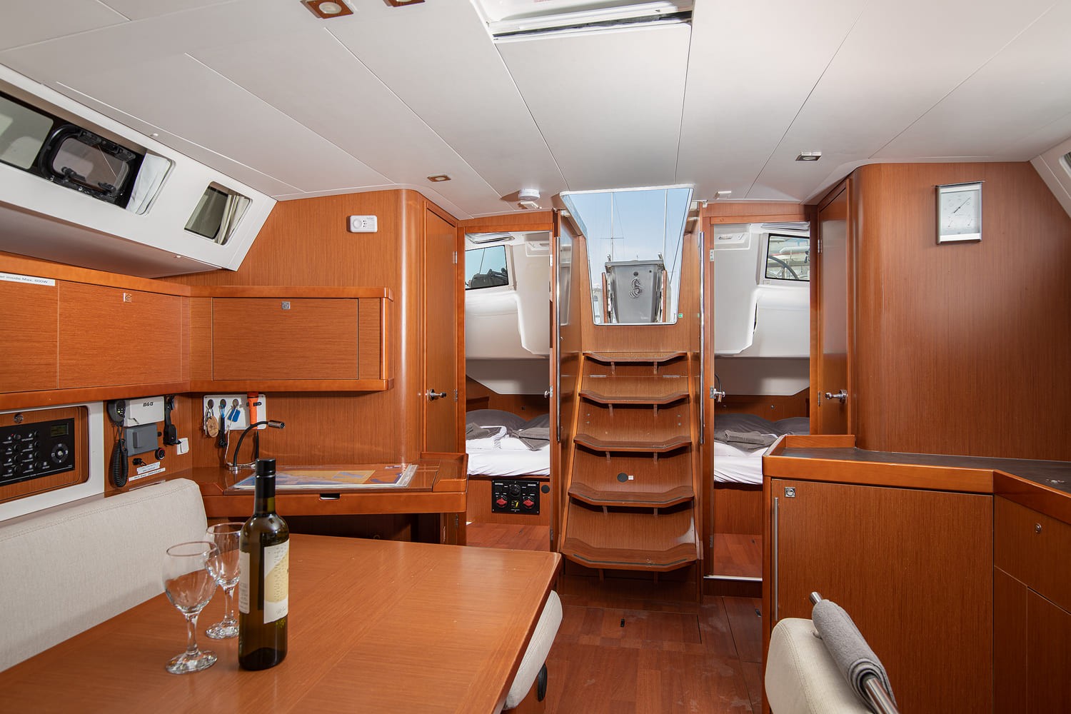Oceanis 45, Mare Aeolos | Yacht Charter Croatia