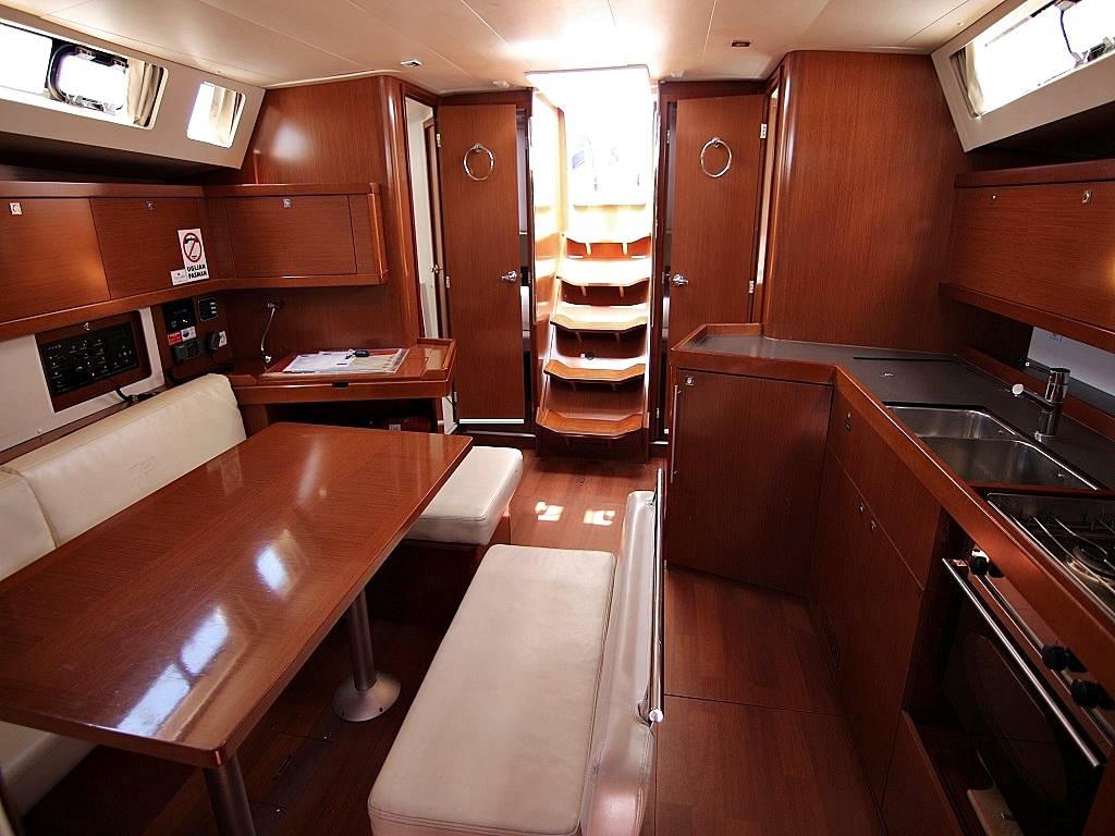 Oceanis 45, Golden Dreams | Yacht Charter Croatia