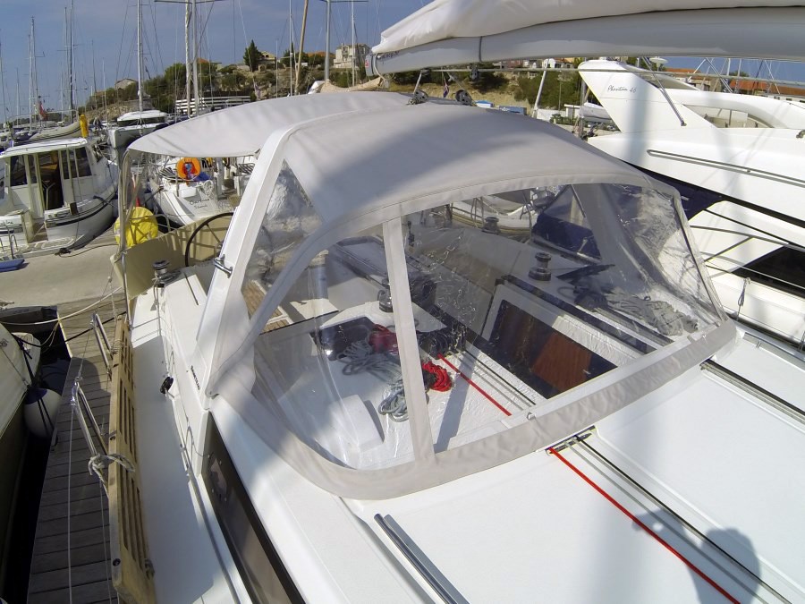Oceanis 45, Neška II | Yacht Charter Croatia