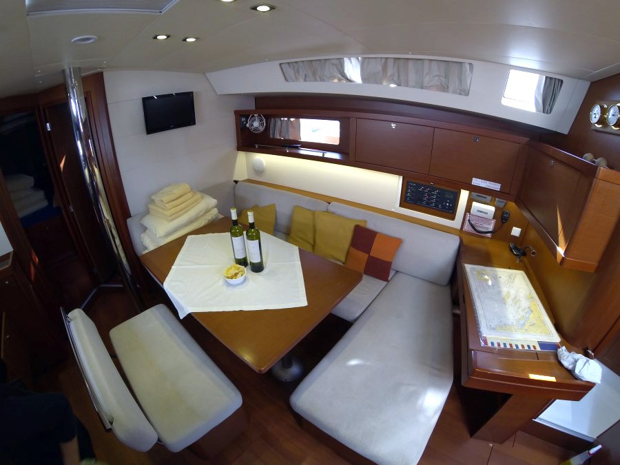 Oceanis 45, Neška II | Yacht Charter Croatia