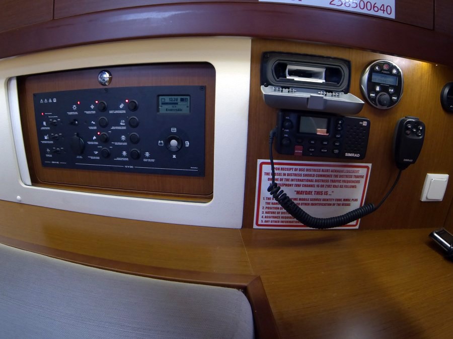 Oceanis 45, Neška II | Yacht Charter Croatia