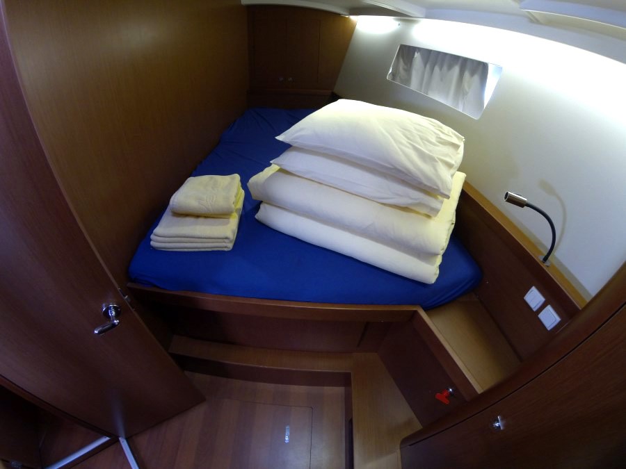 Oceanis 45, Neška II | Yacht Charter Croatia