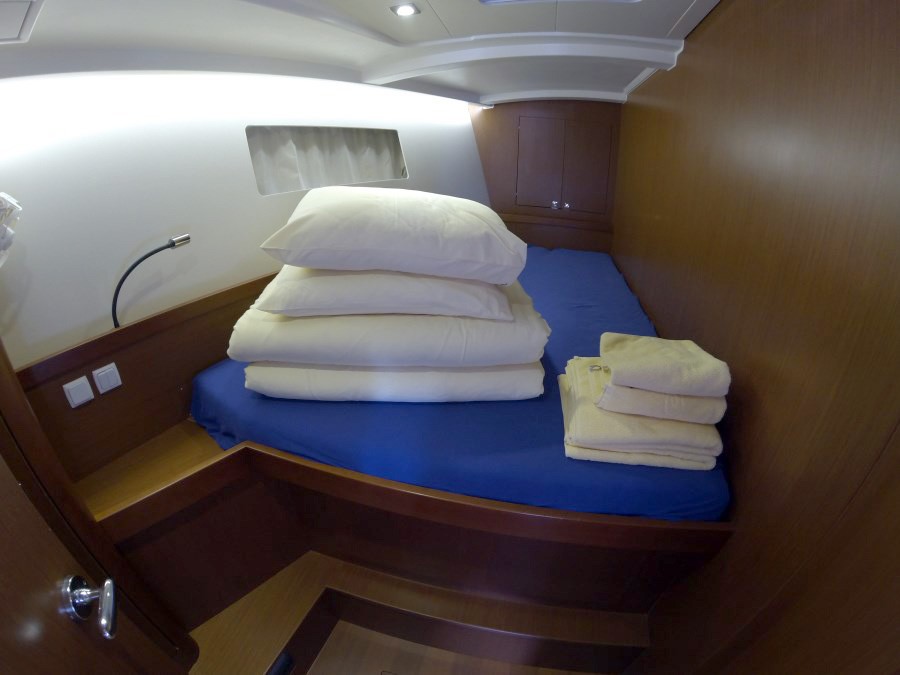 Oceanis 45, Neška II | Yacht Charter Croatia