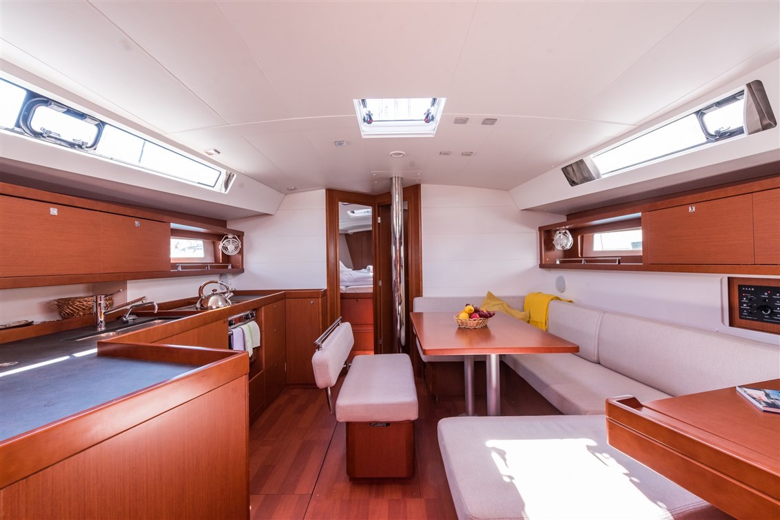 Oceanis 45, Mobula One | Yacht Charter Croatia