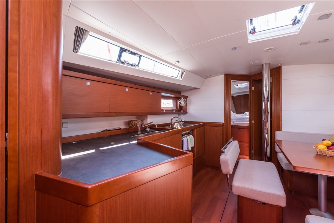 Oceanis 45, Mobula One | Yacht Charter Croatia