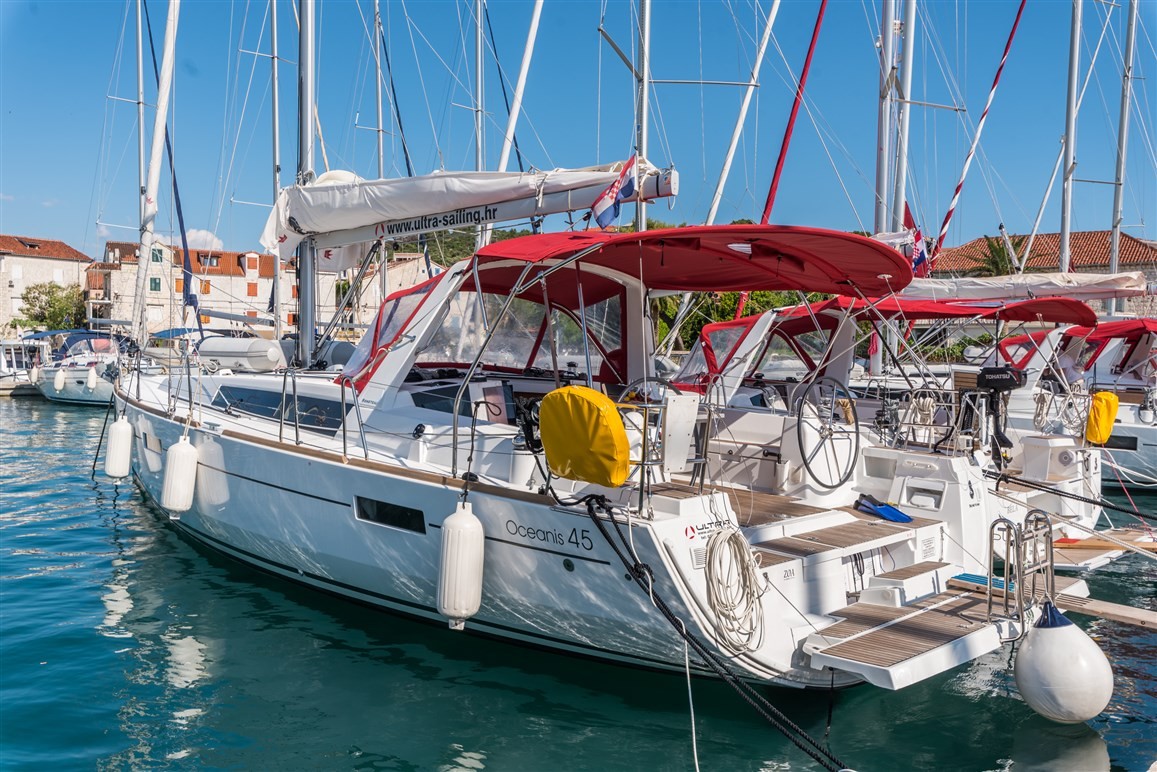 Oceanis 45, Zoa | Yacht Charter Croatia