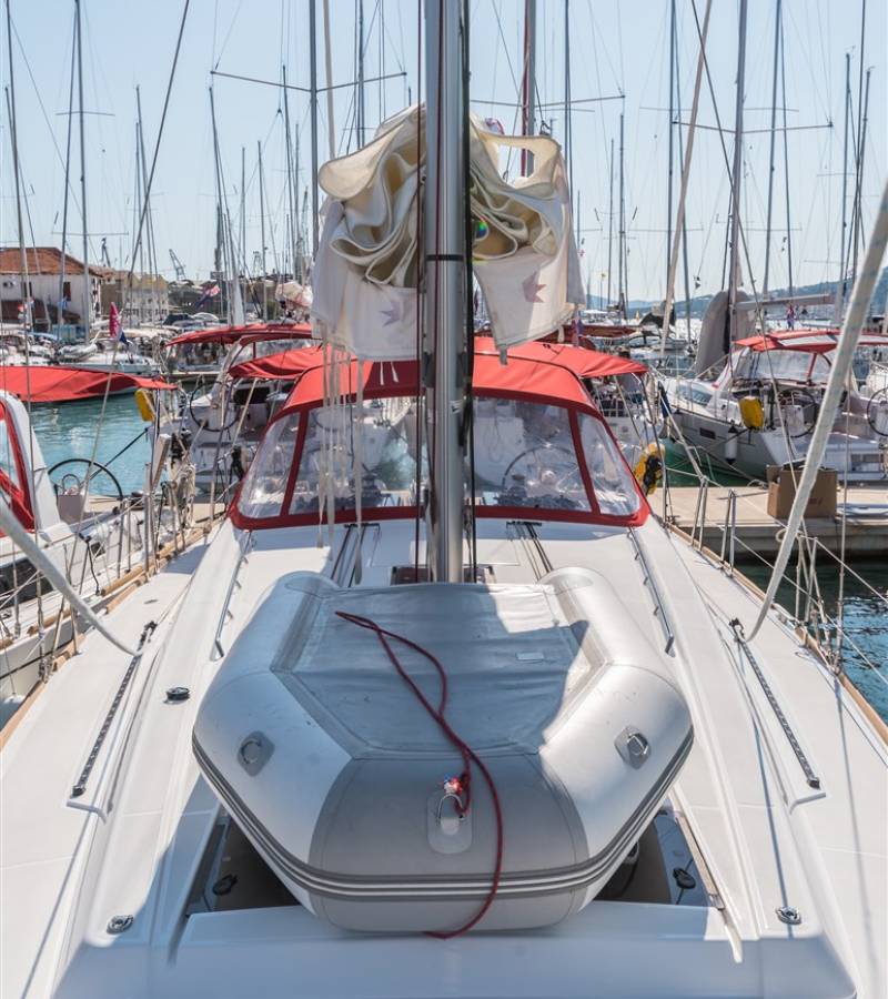 Oceanis 45, Zoa | Yacht Charter Croatia