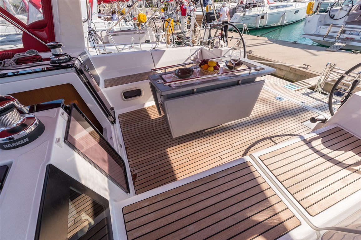 Oceanis 45, Zoa | Yacht Charter Croatia