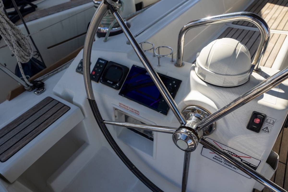 Oceanis 45, Nika | Yacht Charter Croatia
