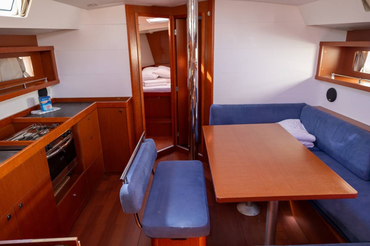 Oceanis 45, Nika | Yacht Charter Croatia