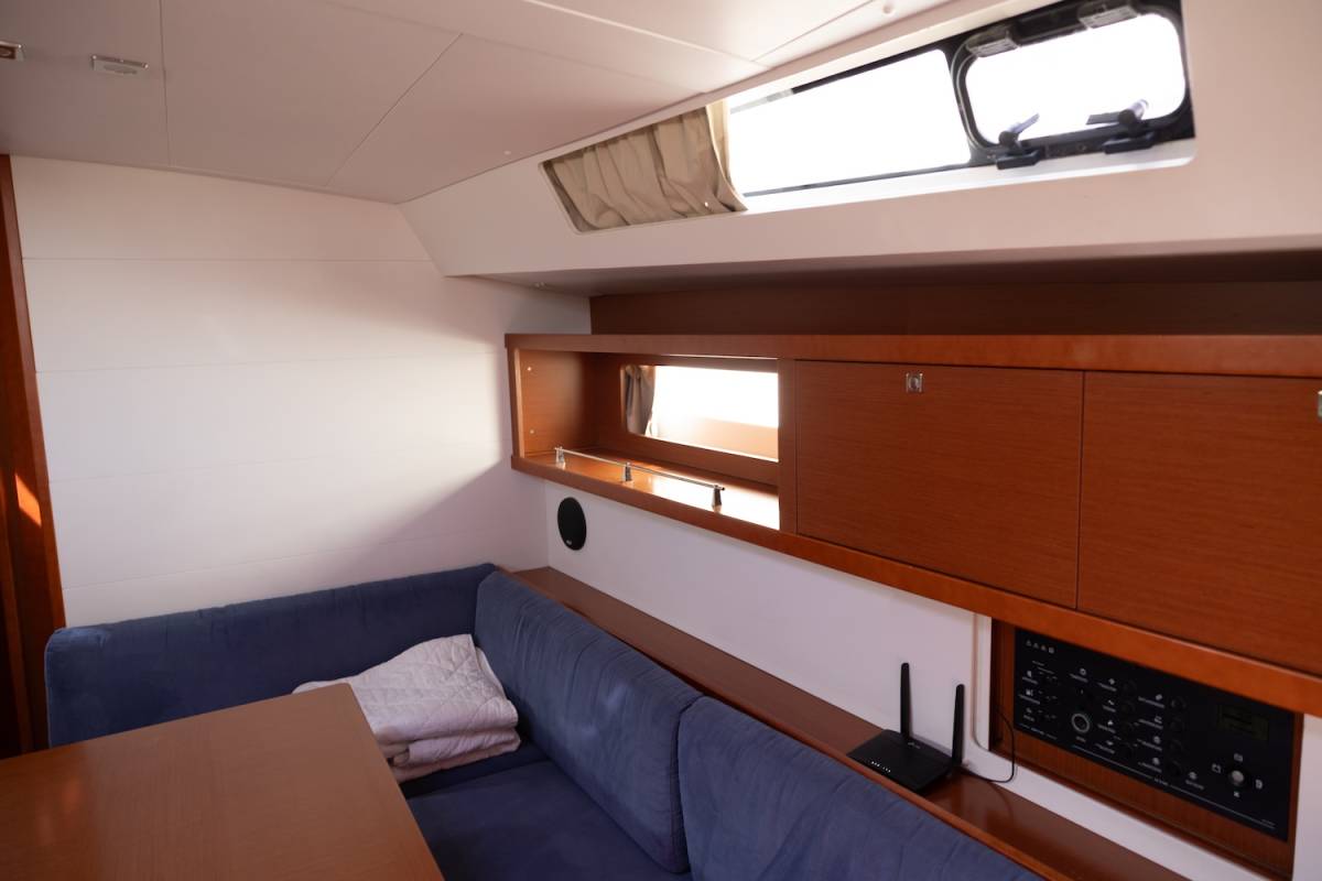 Oceanis 45, Nika | Yacht Charter Croatia