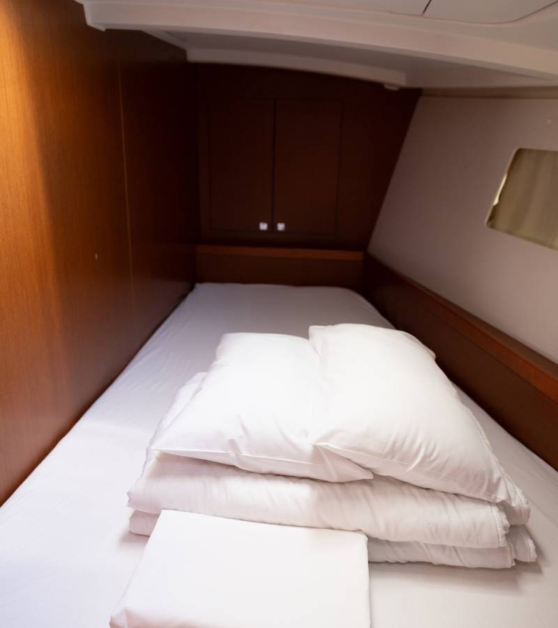 Oceanis 45, Nika | Yacht Charter Croatia