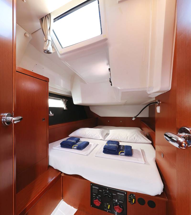 Oceanis 45, Barbarella II | Yacht Charter Croatia