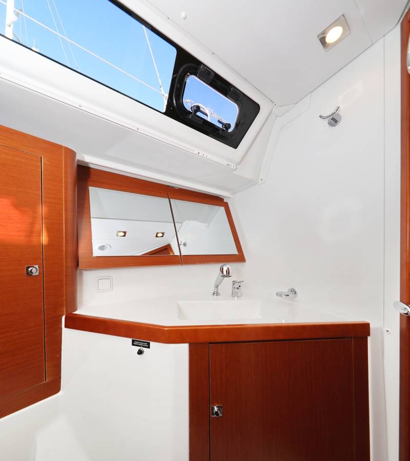 Oceanis 45, Barbarella II | Yacht Charter Croatia