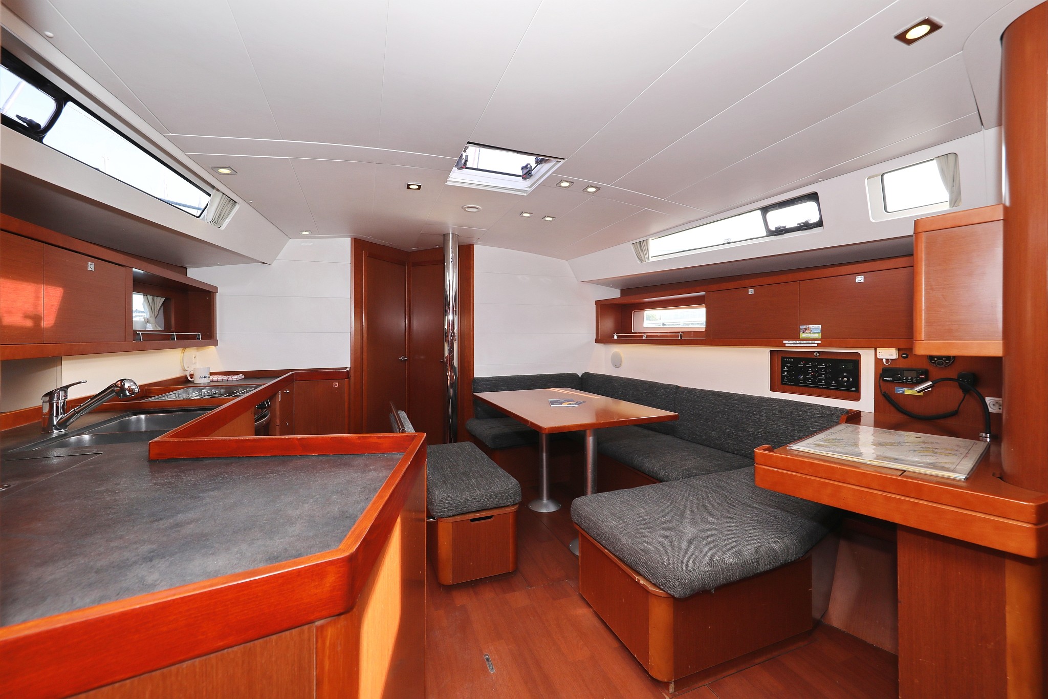 Oceanis 45, Zephyra | Yacht Charter Croatia