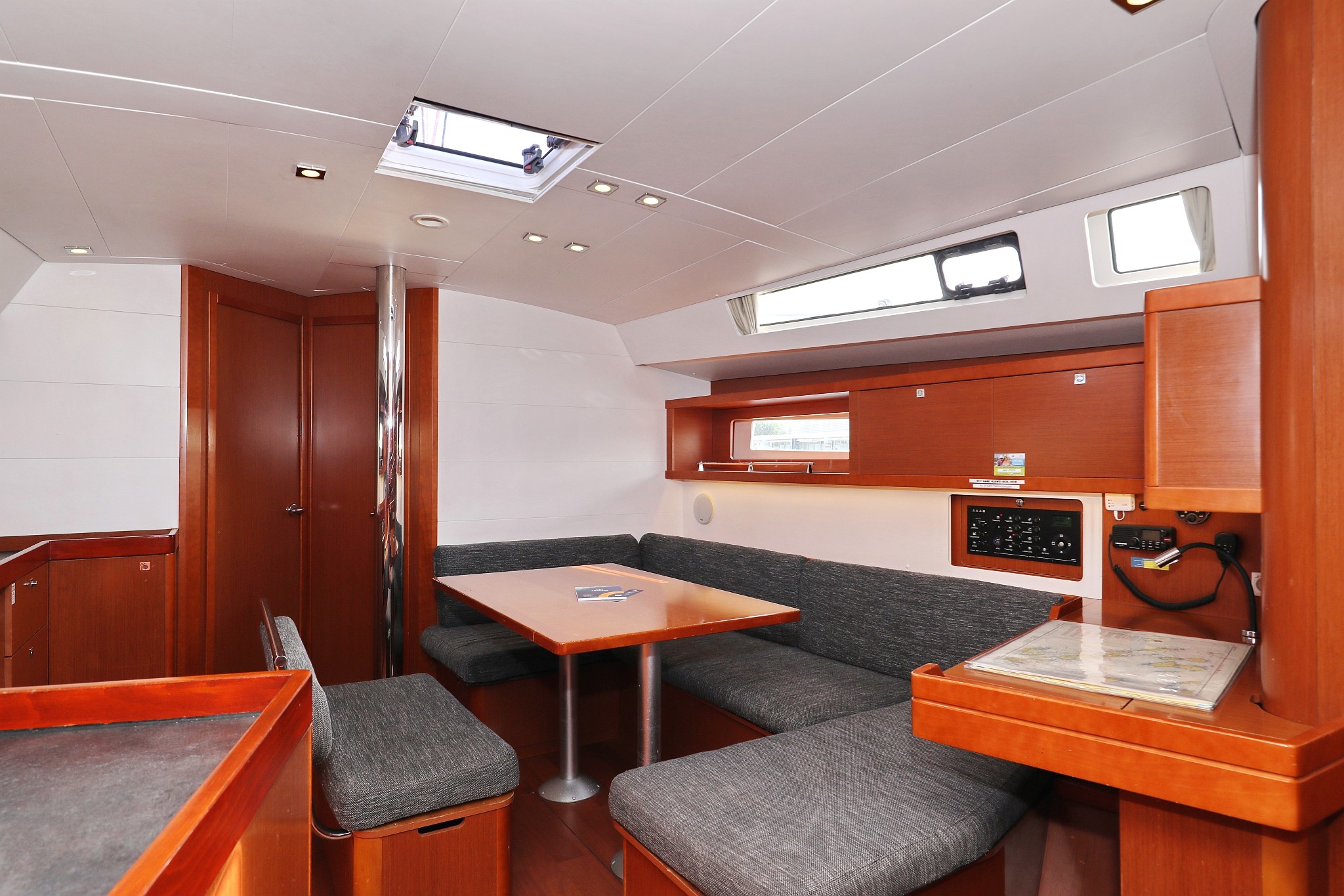 Oceanis 45, Zephyra | Yacht Charter Croatia