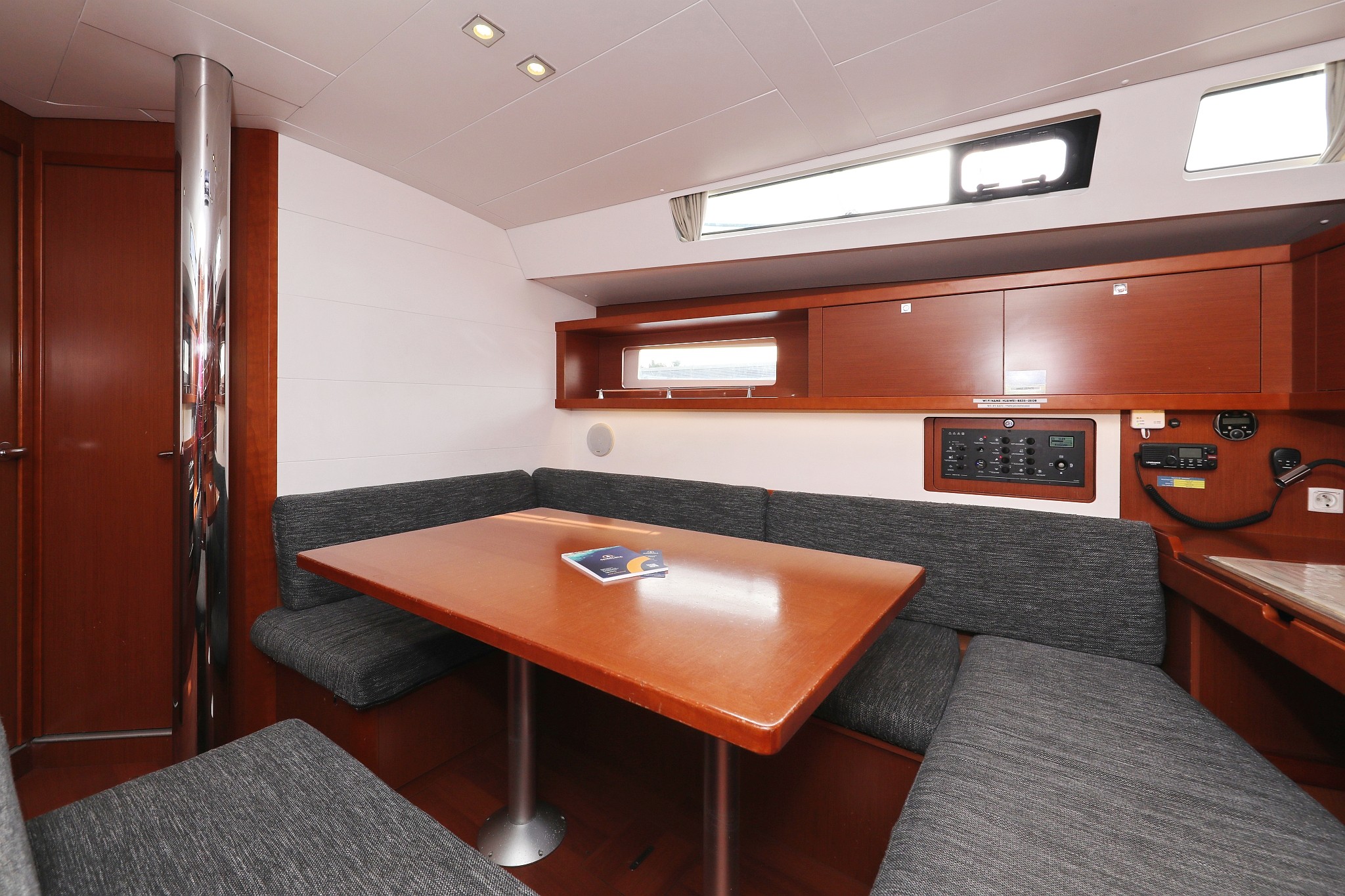 Oceanis 45, Zephyra | Yacht Charter Croatia