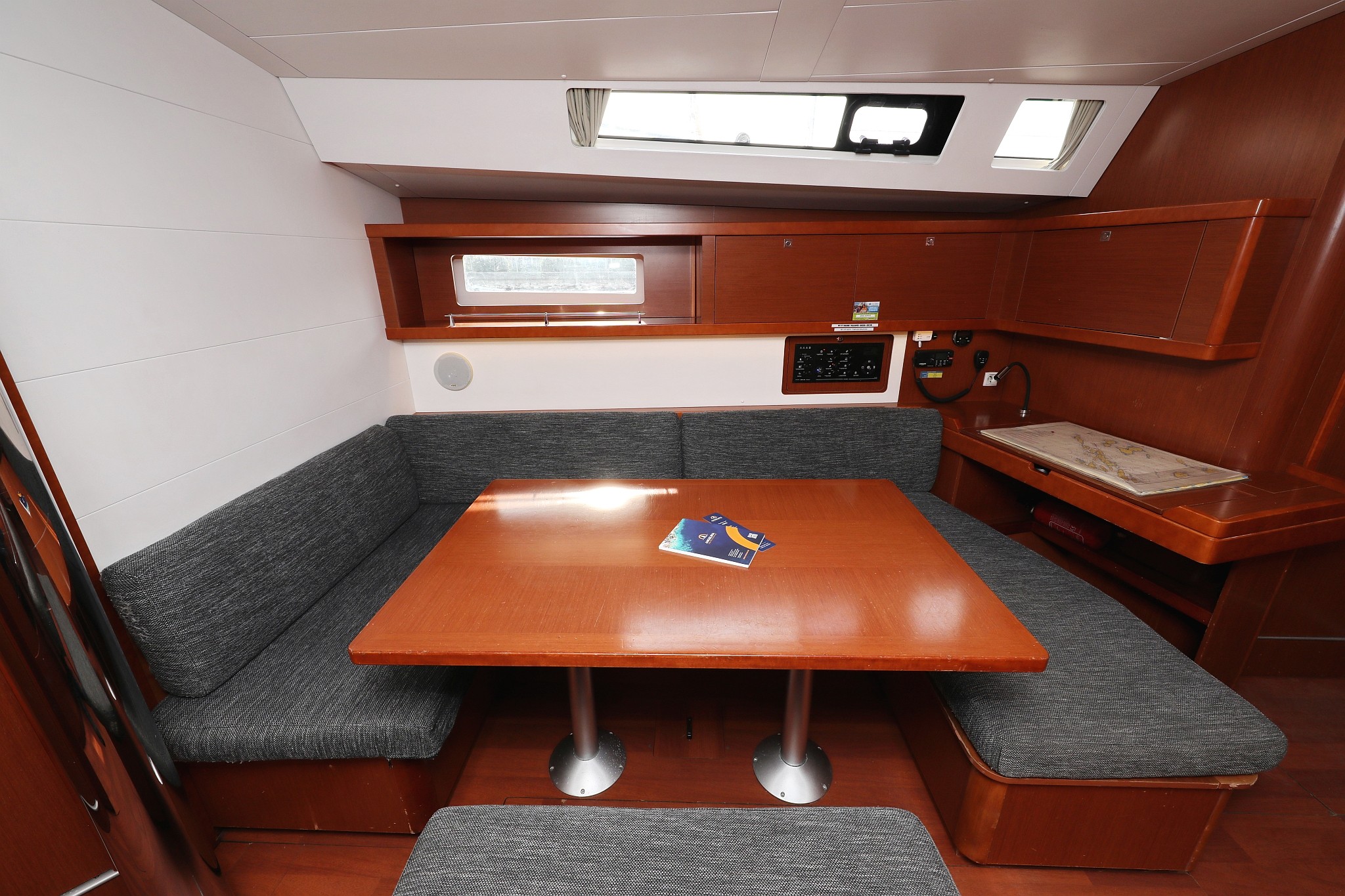 Oceanis 45, Zephyra | Yacht Charter Croatia