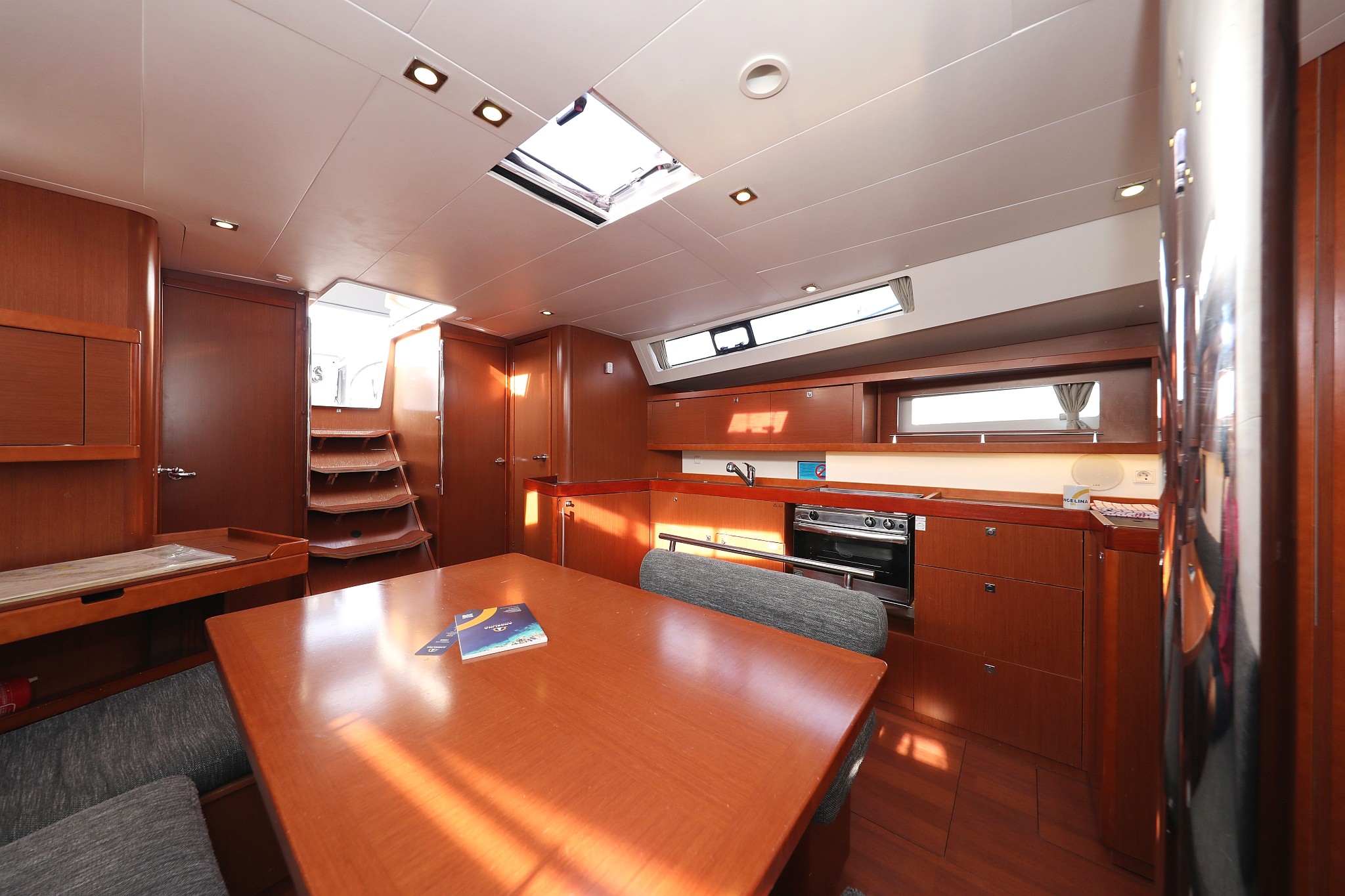 Oceanis 45, Zephyra | Yacht Charter Croatia