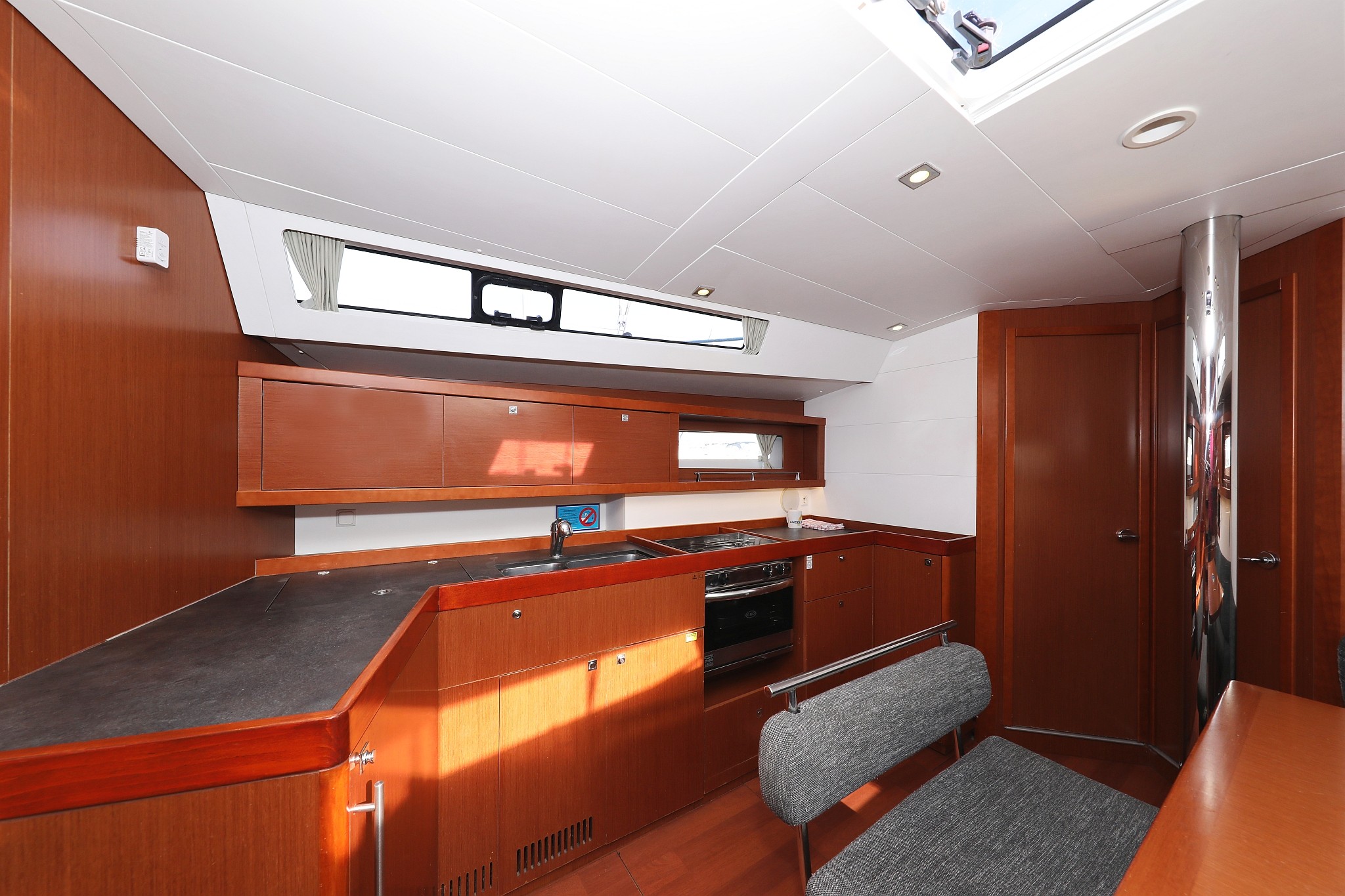 Oceanis 45, Zephyra | Yacht Charter Croatia