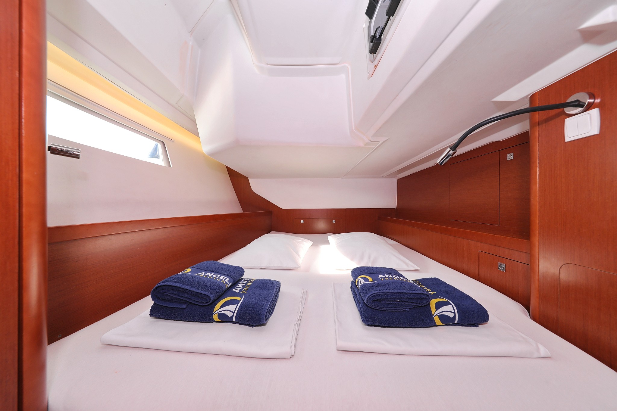Oceanis 45, Zephyra | Yacht Charter Croatia