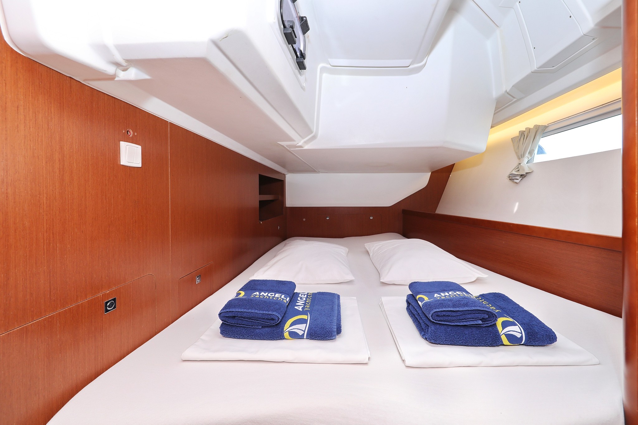 Oceanis 45, Zephyra | Yacht Charter Croatia