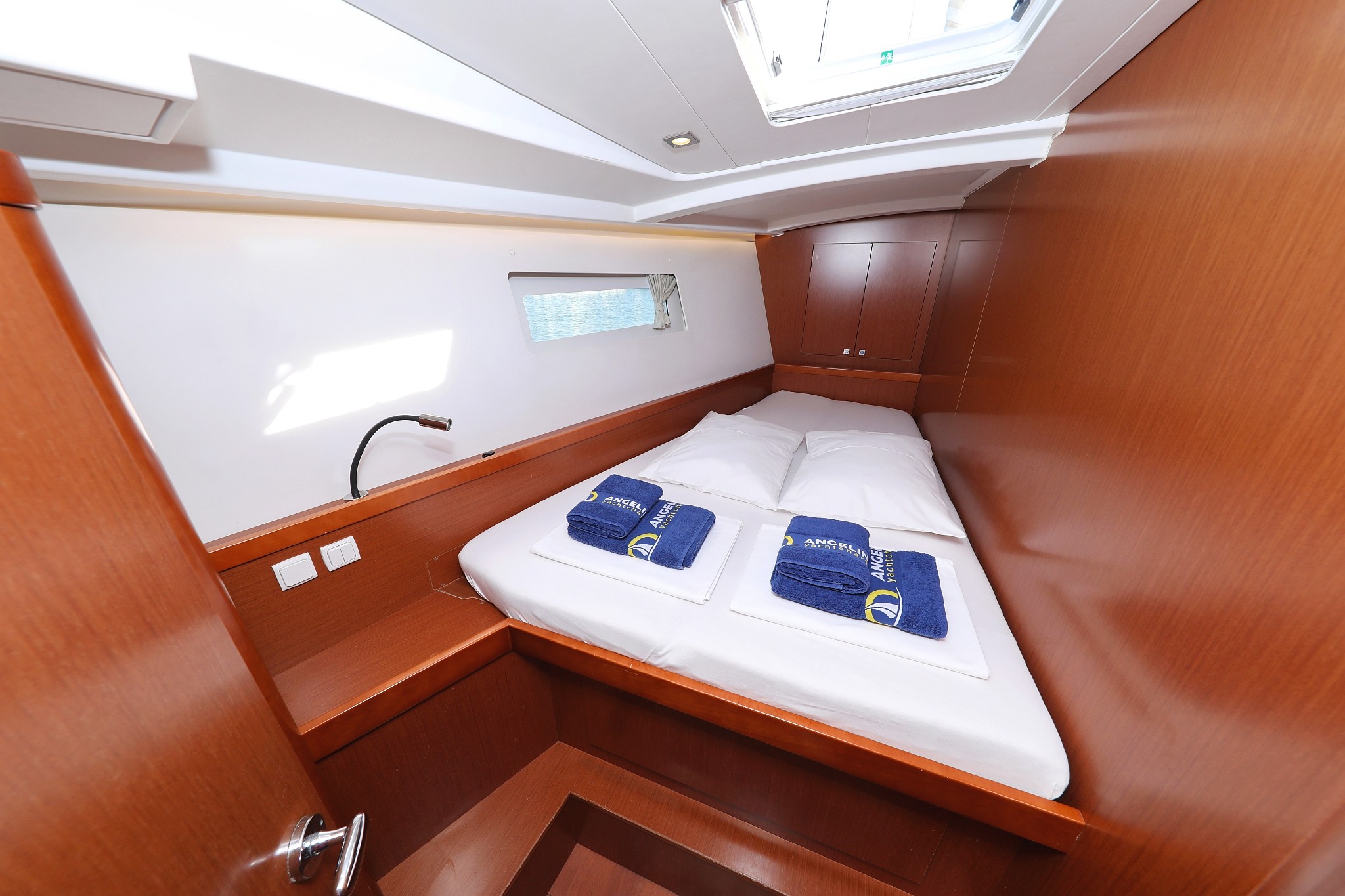 Oceanis 45, Zephyra | Yacht Charter Croatia