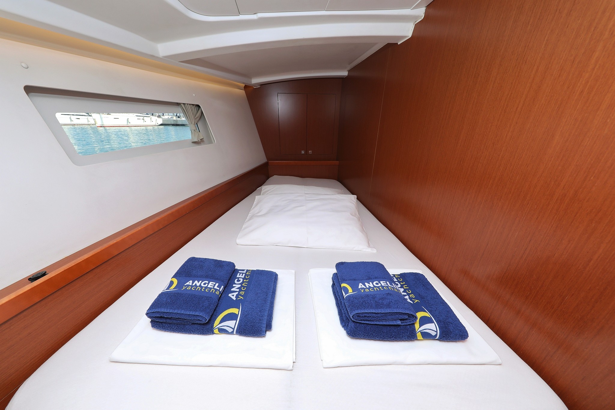 Oceanis 45, Zephyra | Yacht Charter Croatia