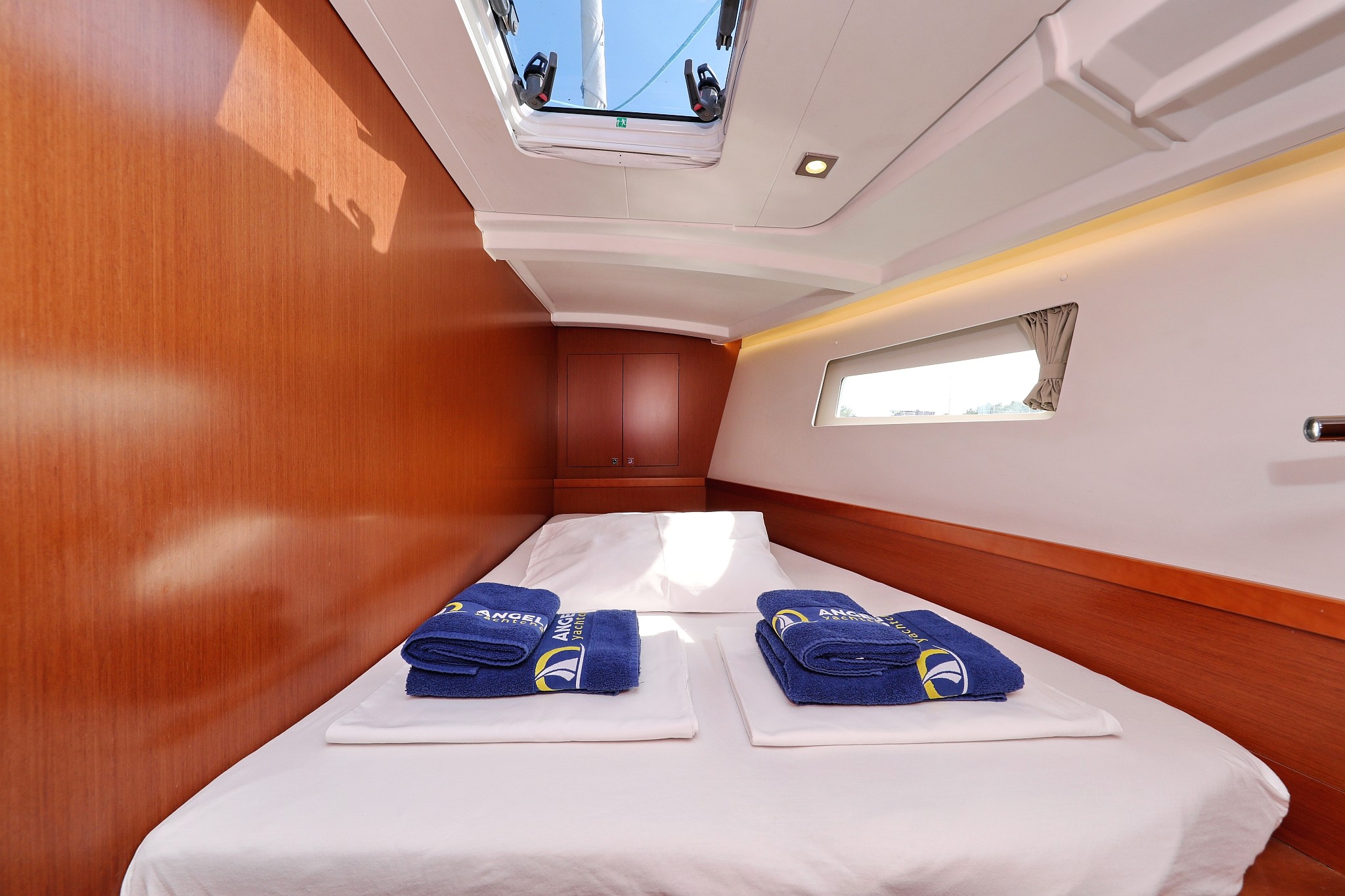 Oceanis 45, Zephyra | Yacht Charter Croatia