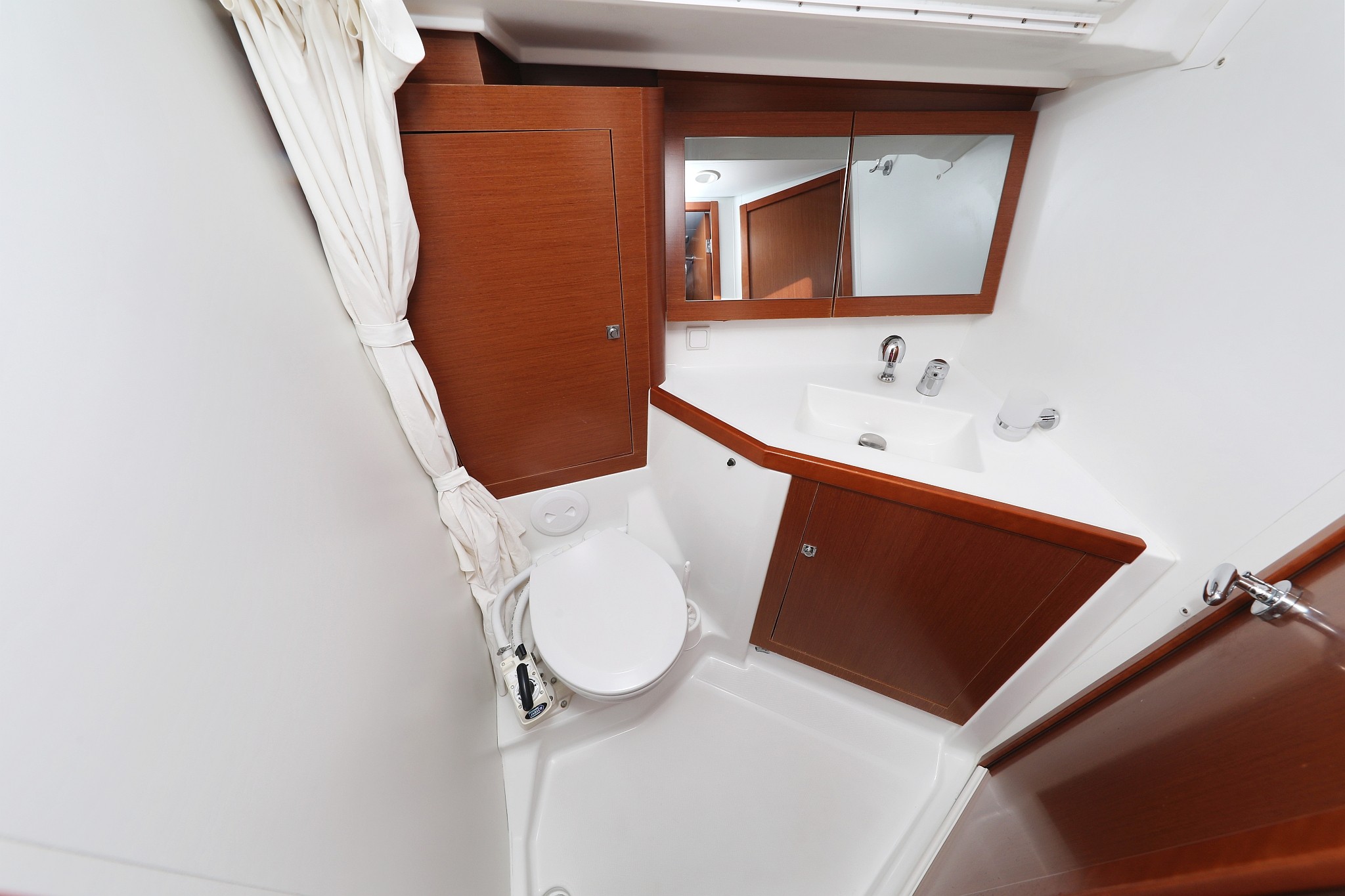 Oceanis 45, Zephyra | Yacht Charter Croatia