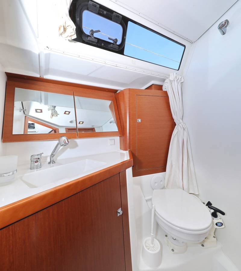 Oceanis 45, Zephyra | Yacht Charter Croatia