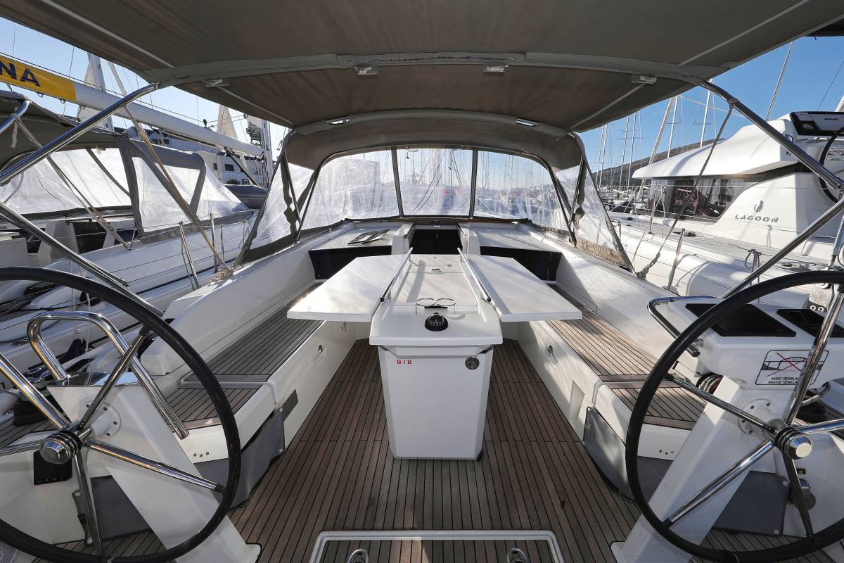 Oceanis 46.1, Auf Kurs | Yacht Charter Croatia
