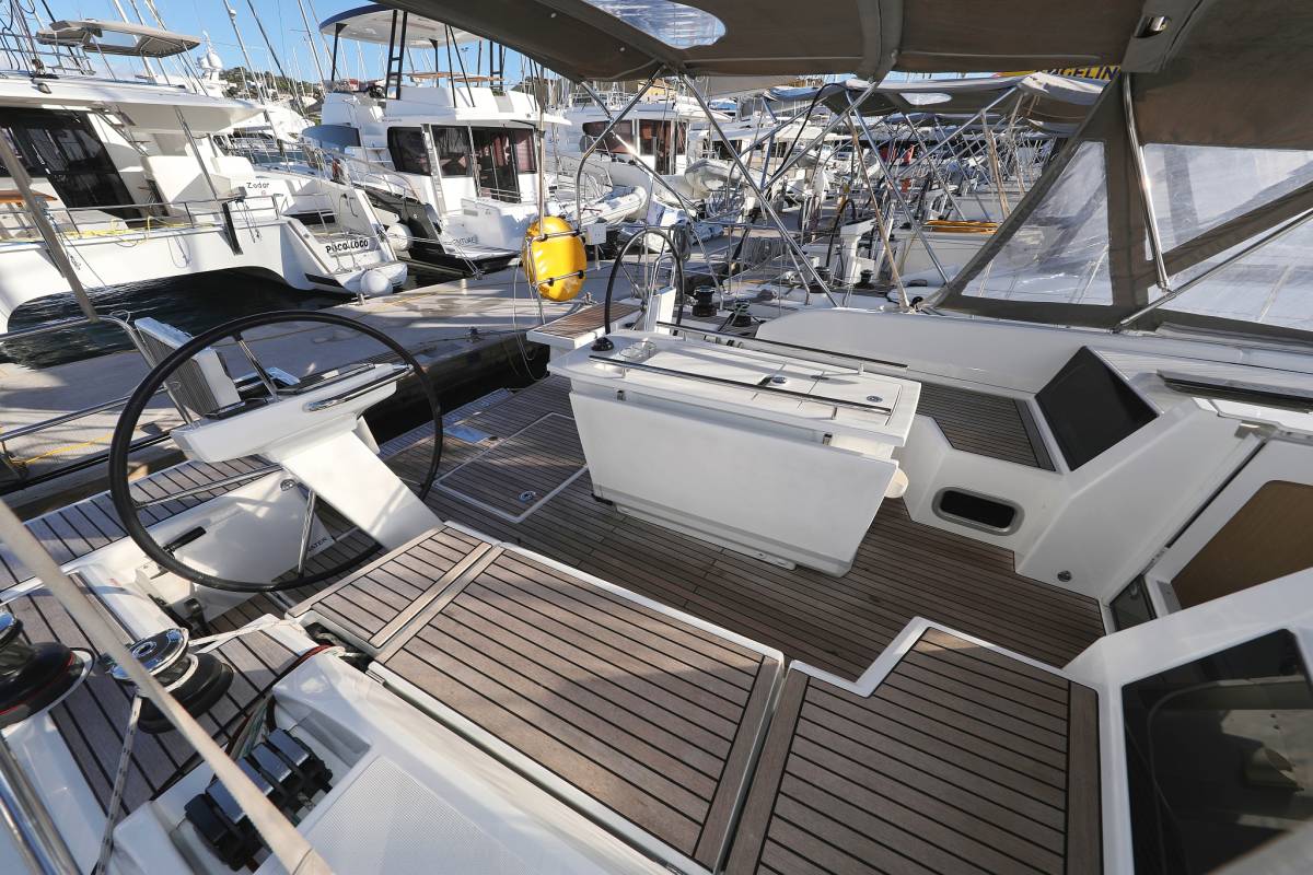 Oceanis 46.1, Auf Kurs | Yacht Charter Croatia
