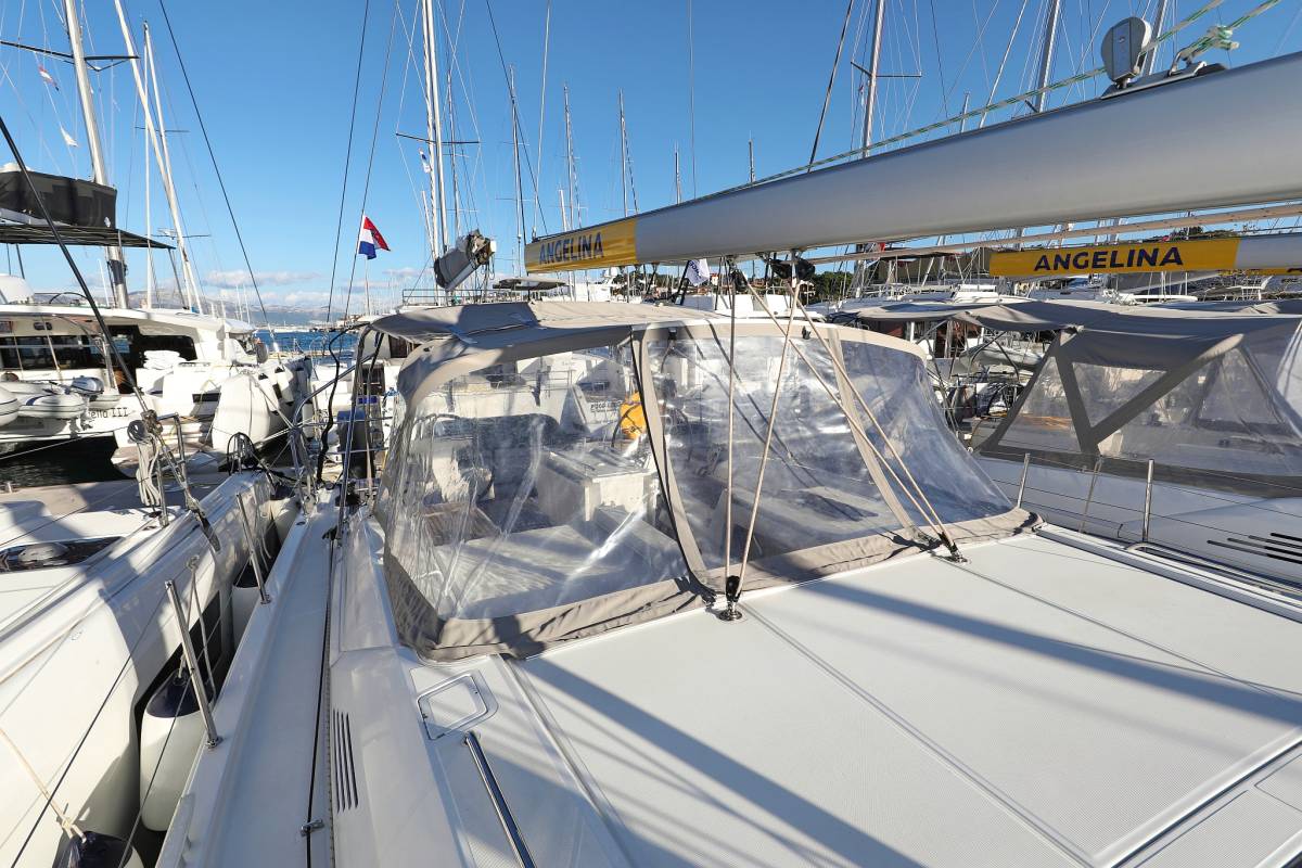Oceanis 46.1, Auf Kurs | Yacht Charter Croatia