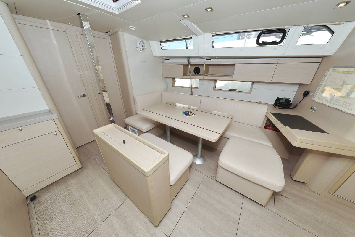 Oceanis 46.1, Auf Kurs | Yacht Charter Croatia