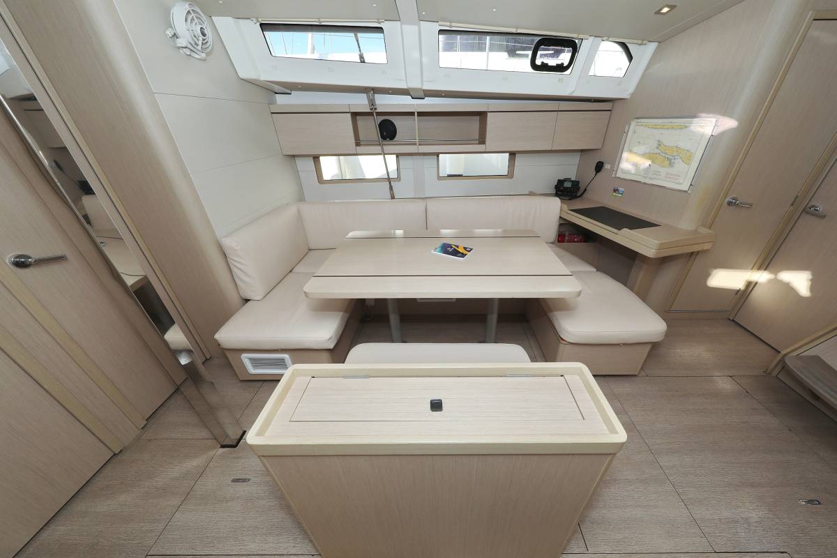 Oceanis 46.1, Auf Kurs | Yacht Charter Croatia