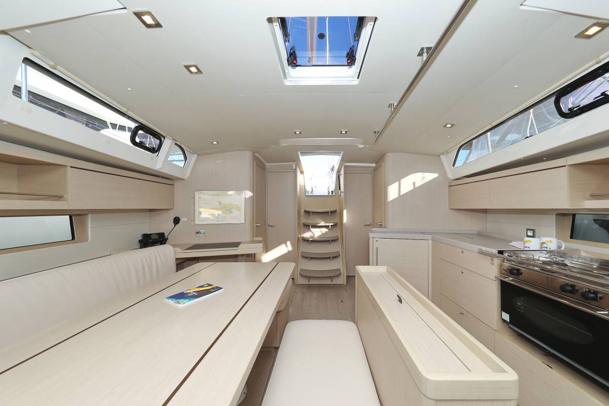 Oceanis 46.1, Auf Kurs | Yacht Charter Croatia