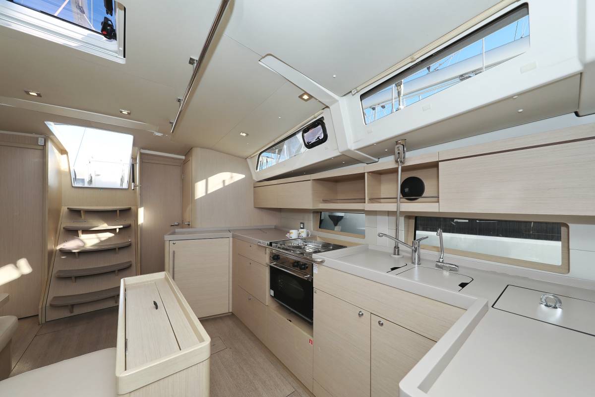 Oceanis 46.1, Auf Kurs | Yacht Charter Croatia