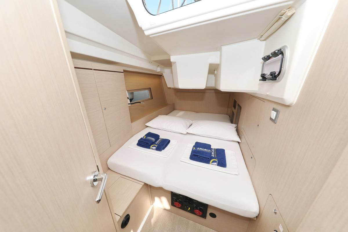 Oceanis 46.1, Auf Kurs | Yacht Charter Croatia