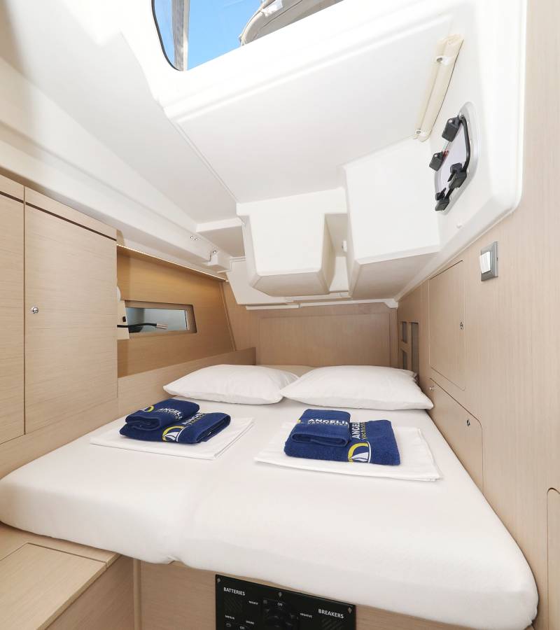 Oceanis 46.1, Auf Kurs | Yacht Charter Croatia