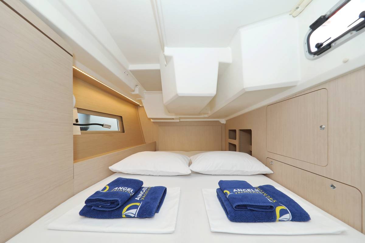 Oceanis 46.1, Auf Kurs | Yacht Charter Croatia