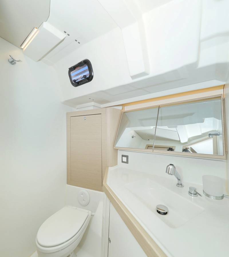 Oceanis 46.1, Auf Kurs | Yacht Charter Croatia