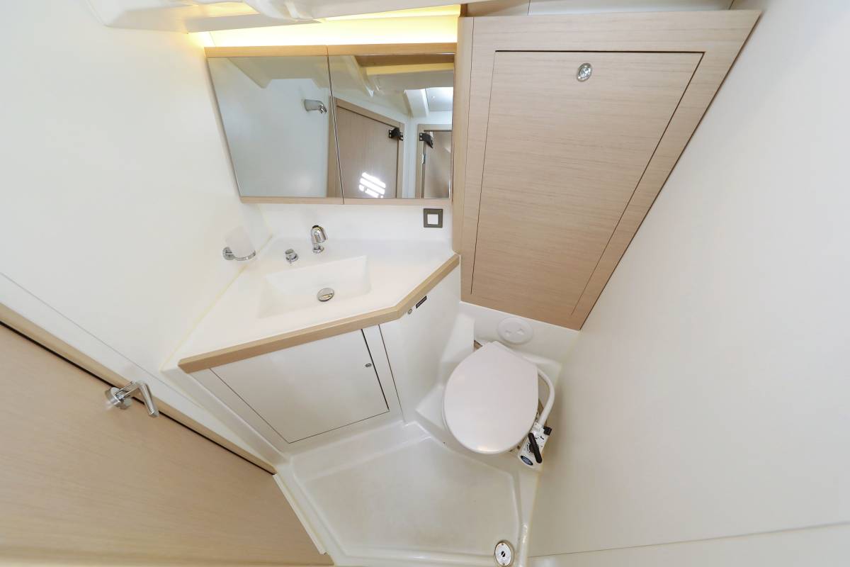 Oceanis 46.1, Auf Kurs | Yacht Charter Croatia