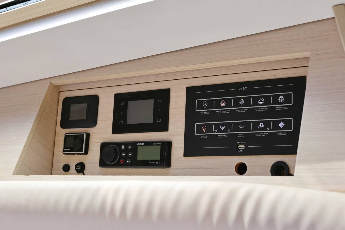 Oceanis 46.1, Auf Kurs | Yacht Charter Croatia