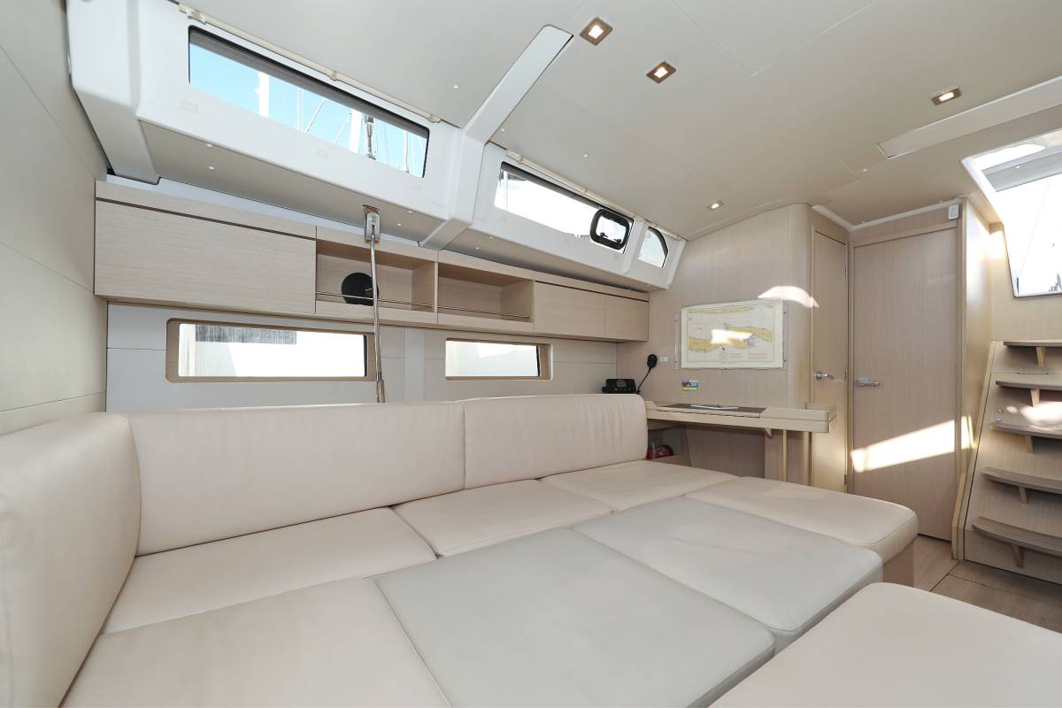Oceanis 46.1, Auf Kurs | Yacht Charter Croatia