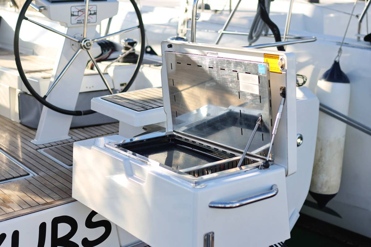 Oceanis 46.1, Auf Kurs | Yacht Charter Croatia
